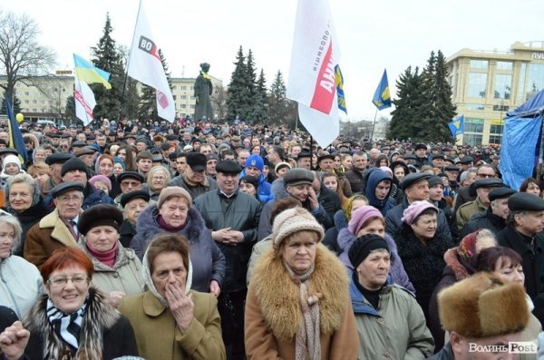 Майдан у Луцьку: Віче і хода на ДПЗ. ФОТО