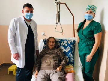 Волинські медики прооперували жінку, що впала вдома і отримала перелом стегнової кістки