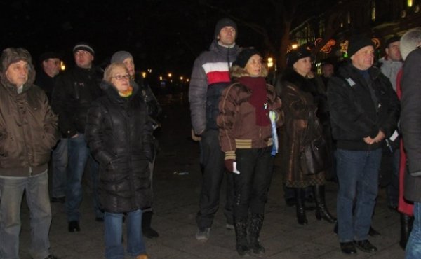 Міліція, візлі Діка бімба, - Одеса вітає Азарова з 66-річчям. ФОТО