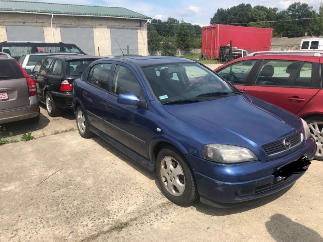 Через «Ягодин» хотіли незаконно провезти два автомобілі. ФОТО