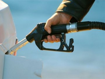 Судили волинянина,  який нелегально продавав дизпаливо на заправці