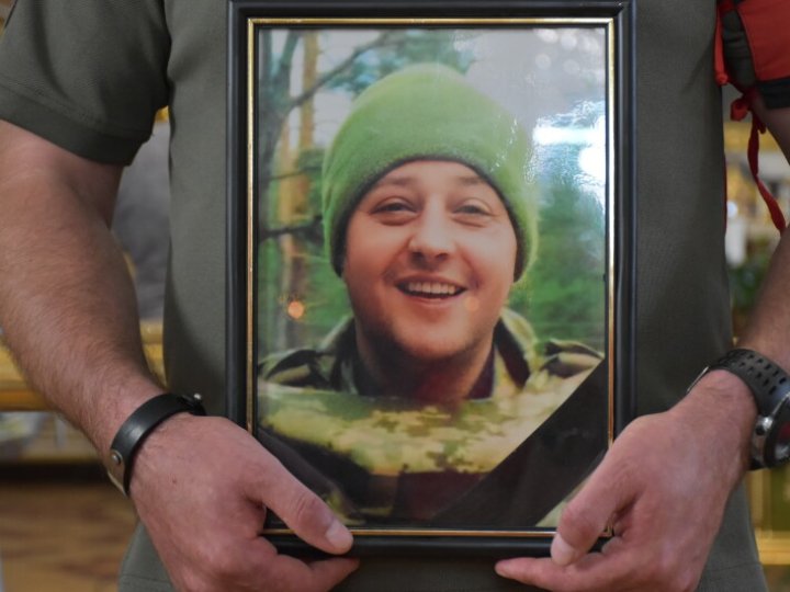 У Луцьку попрощалися із загиблим на війні воїном Анатолієм Шепелем