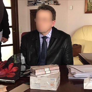 На хабарі у 675 тисяч у Луцьку затримали посадовця облспоживспілки