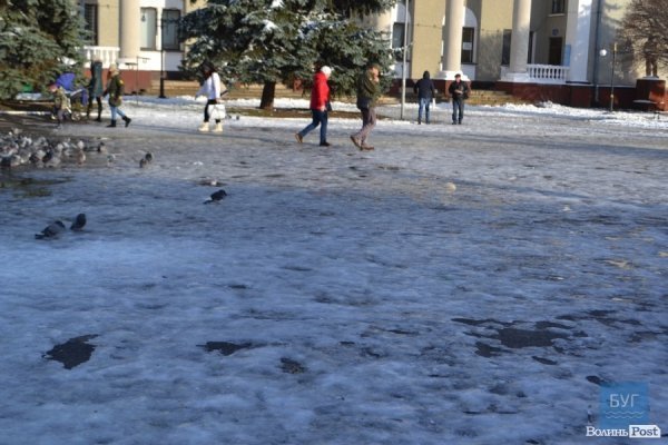 Через ожеледицю у Нововолинську постраждали 10 осіб