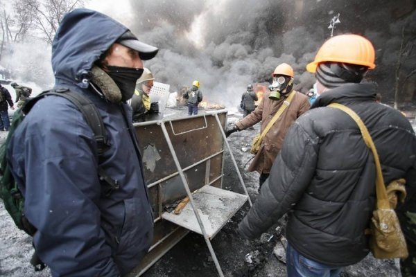 Протистояння на Грушевського: центр Києва у попелі і вогні. ФОТО
