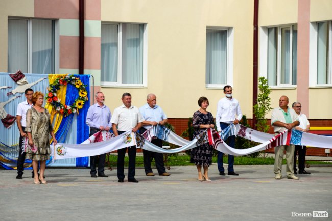 130 випускників луцьких шкіл урочисто отримали медалі: як це було. ФОТОРЕПОРТАЖ