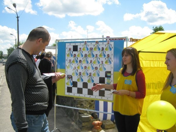 «Не голосують тільки лузери!» - волинян кличуть на вибори