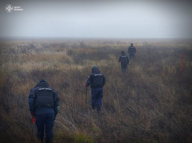 Волиняни продовжують розміновувати деокуповані українські землі. ФОТО