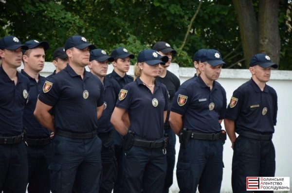 Луцькі правоохоронці відзначають півроку роботи. ФОТО