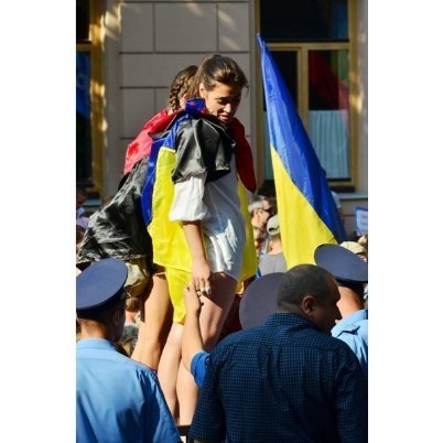 Під Верховною Радою − тисячний мітинг, перекрили дорогу. ФОТО