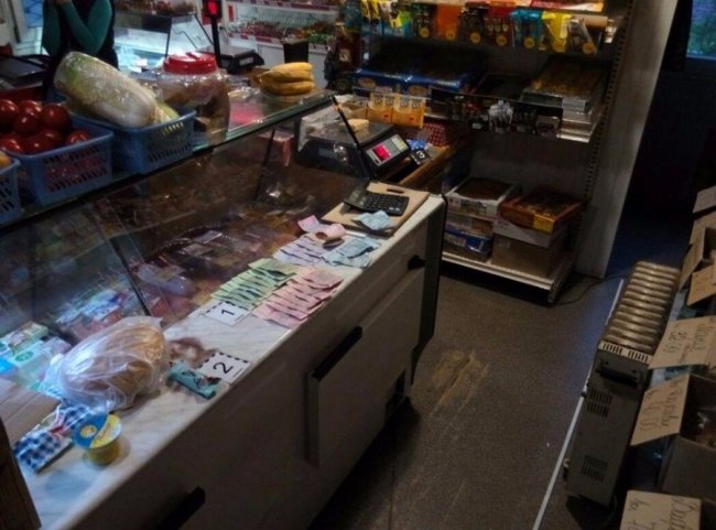 Ковельчанин, погрожуючи ножем, пограбував магазин. ФОТО