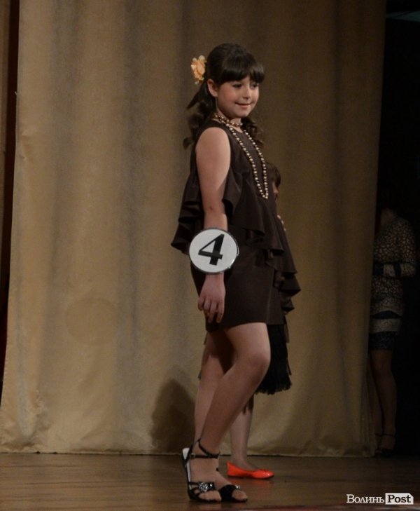 У Луцьку вибирали маленьких принца і принцесу. ФОТО