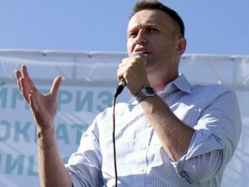 Російський опозиціонер Навальний – у комі в реанімації через отруєння