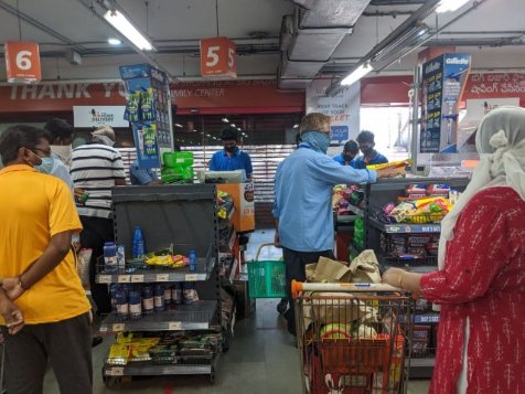 Порушників карантину справді б'ють палицями, – лучанка про епідемію коронавірусу в Індії 