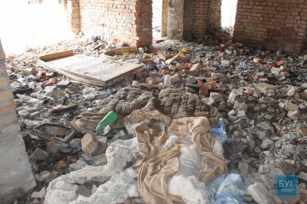 Недобудовані будівлі у Нововолинську стали прихистком наркозалежних. ФОТО