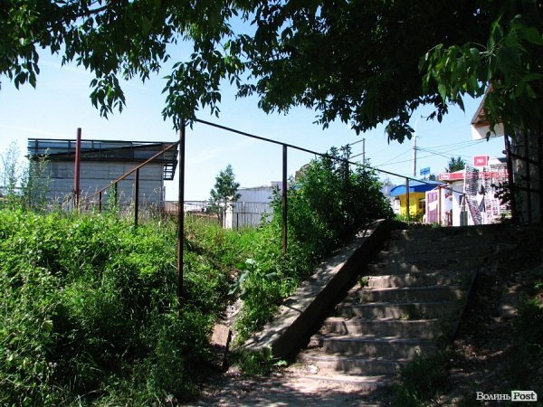 Вигляд сходів до ремонту (липень 2014-го)