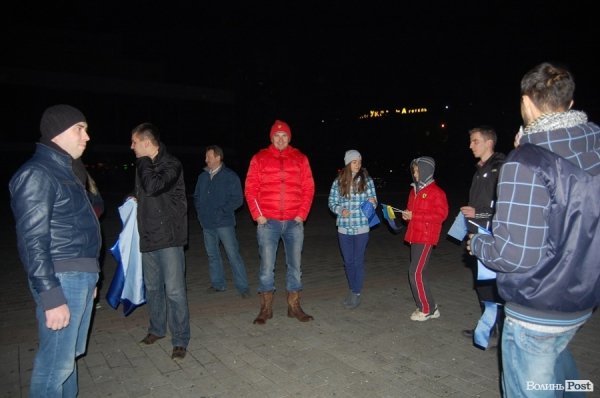 У Луцьку активісти збиралися на Театральному майдані. ФОТО. ВІДЕО