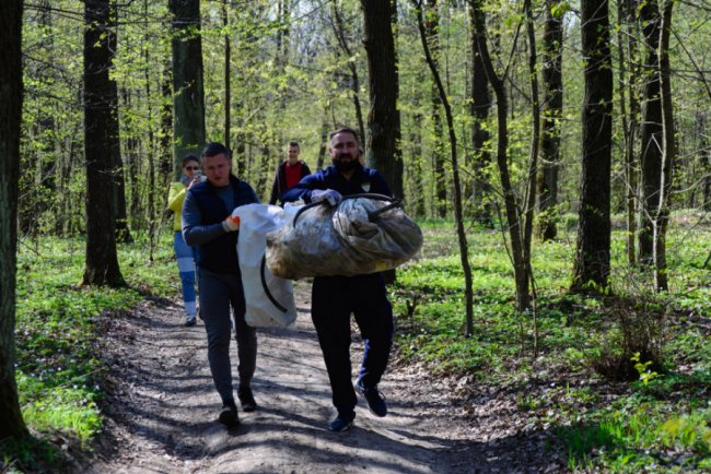 Єднання, праця та куліш: у селі під Луцьком організували толоку. ФОТО