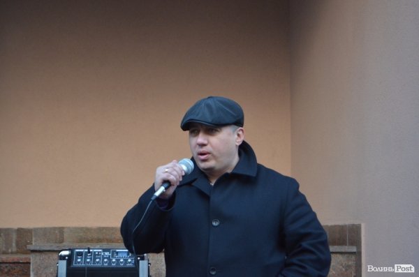 У Луцьку активісти висловили вимоги щодо кадрових призначень в оновлену поліцію. ФОТО. ВІДЕО. ДОКУМЕНТ