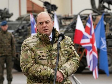 Британія не передаватиме Україні винищувачі навіть найближчими роками, –  Воллес