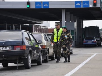 Українці, які приїздять із Польщі, не зобов'язані проходити обсервацію