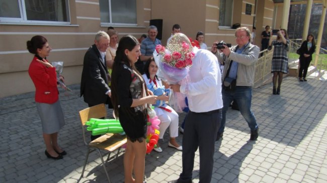 Перша трійня на Волині: виписку з пологового перетворили на шоу