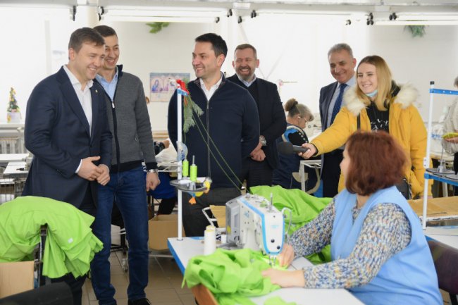 Підприємство на Рівненщині шиє одяг для бренду «Zara». ФОТО