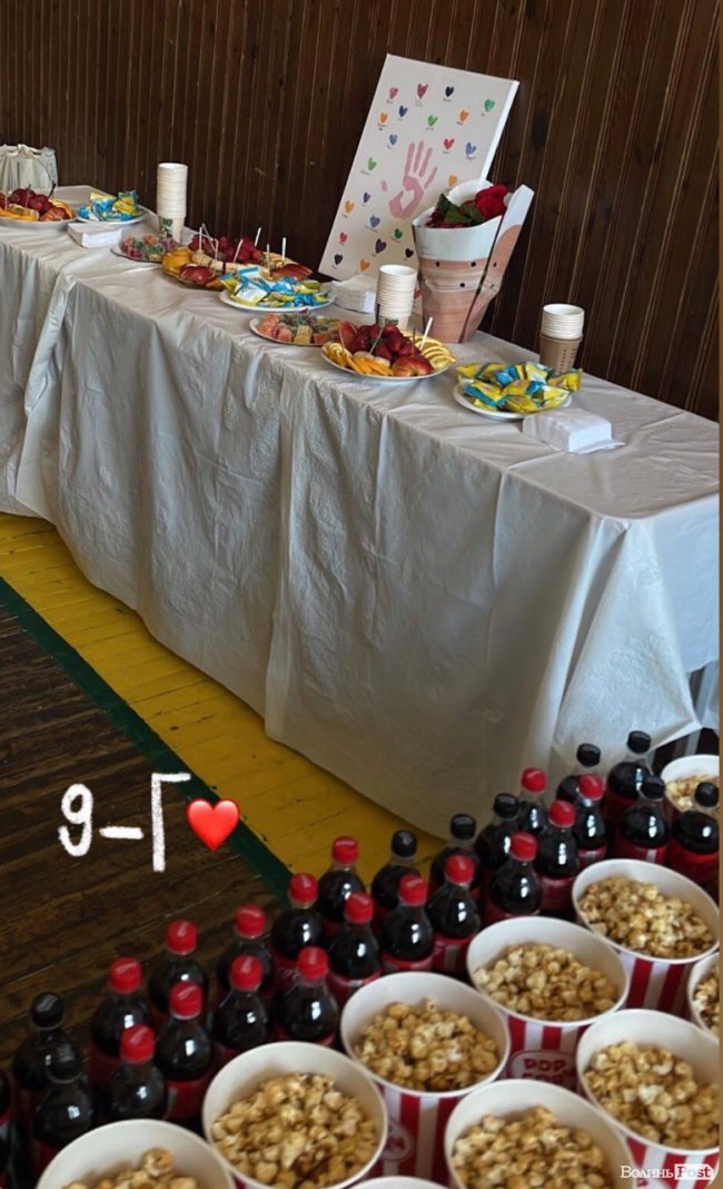 Уперше на Волині: у Луцьку «класна мама» влаштувала випускникам останній дзвоник у шатрі-планетарії