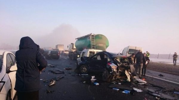 У Польщі внаслідок аварії зіткнулось понад 60 автівок