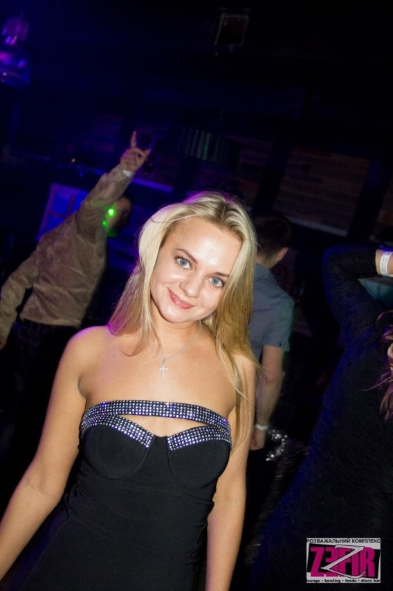 Клуб Зефір (фото взяті з http://vk.com/zefirlutsk)