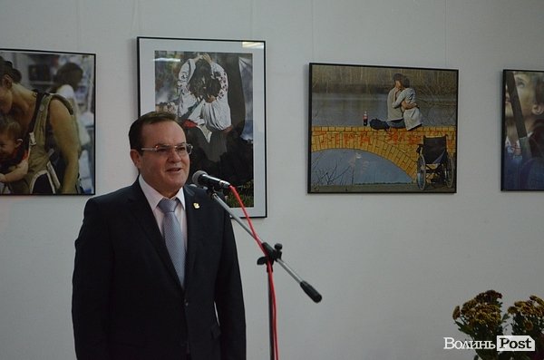 У Луцьку – фотовиставка газети «День»