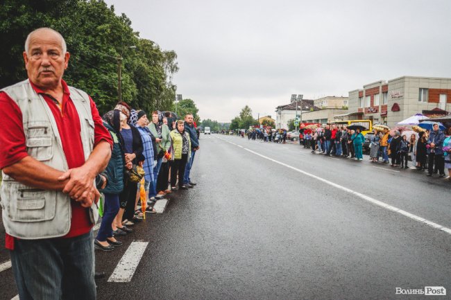 «Він мав дві мрії – перемога і донька»: у Гірці Полонці попрощалися з Героєм Ігорем Столяруком. ФОТО