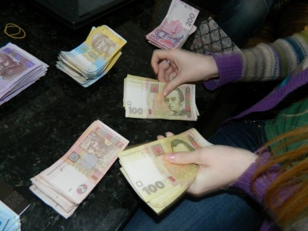 Під час концерту «Кому Вниз» зібрали понад 12 тисяч гривень. ФОТО