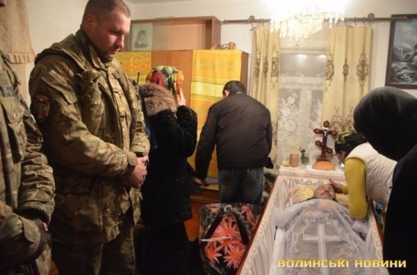 Загиблого Героя Юрія Полозняка зустріли на малій Батьківщині