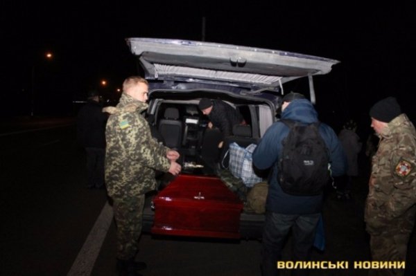 Загиблого Героя Юрія Полозняка зустріли на малій Батьківщині