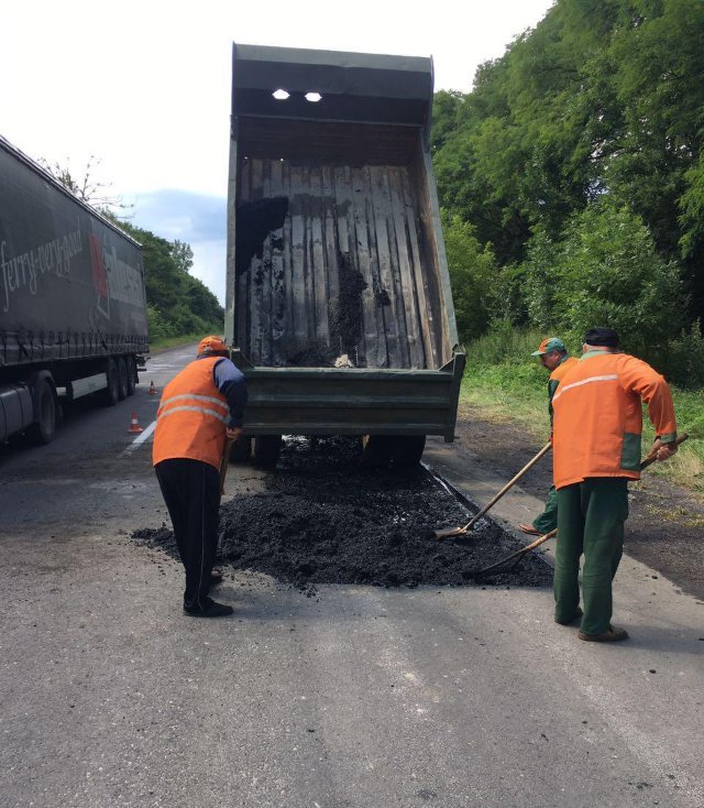 Відомо, на якому етапі ремонтні роботи волинських доріг. ФОТО