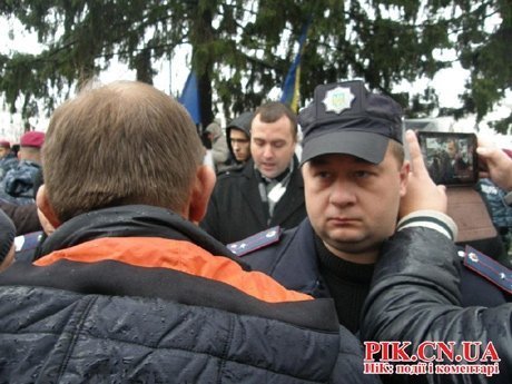 У Чернігові міліція знесла Євромайдан. ФОТО