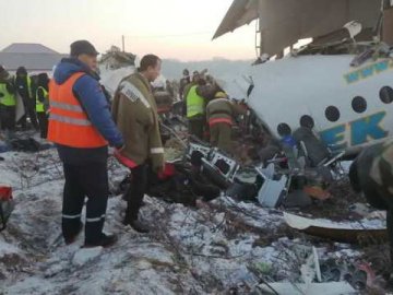 У Казахстані розбився пасажирський літак: 14 загиблих 