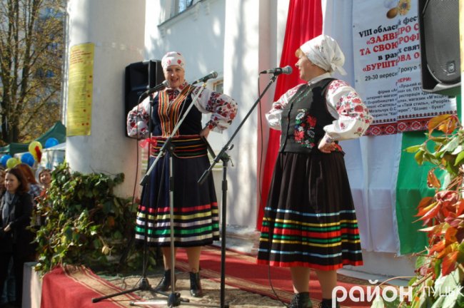 «Бурштинова осінь»: страви, мода і музика