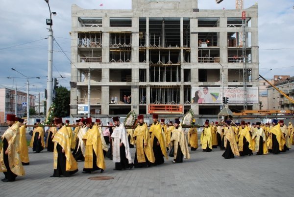 Луцьком хресною ходою пройшли священики. ФОТО