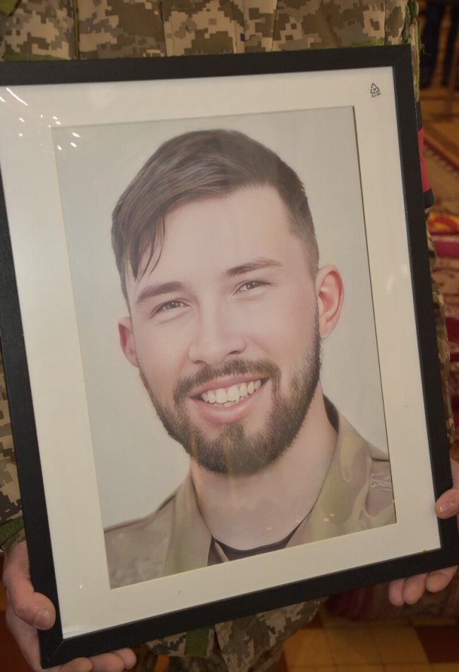 Бойовий виліт став останнім: у Луцьку попрощалися з 25-річним льотчиком Ярославом Сачиком