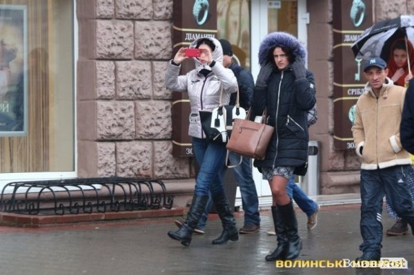 Центр Луцька оповив дим: марш фанів «Волині»