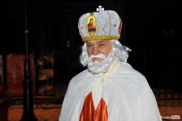 У Луцьку засяяла головна ялинка