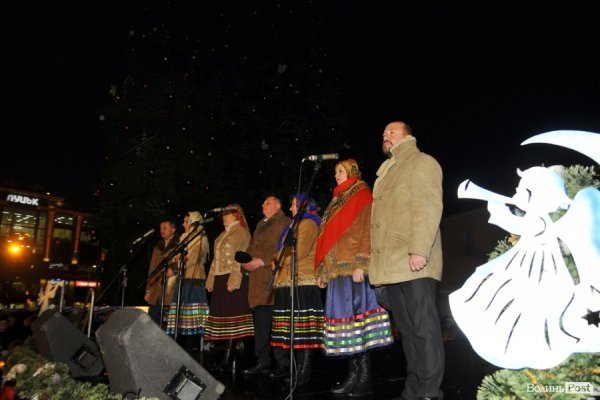 У Луцьку засяяла головна ялинка