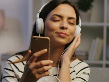 Де слухати музику онлайн*