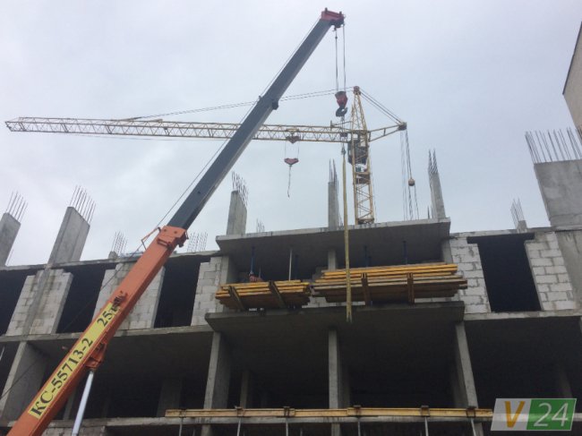 На скандальному будівництві в Луцьку розпочали демонтаж