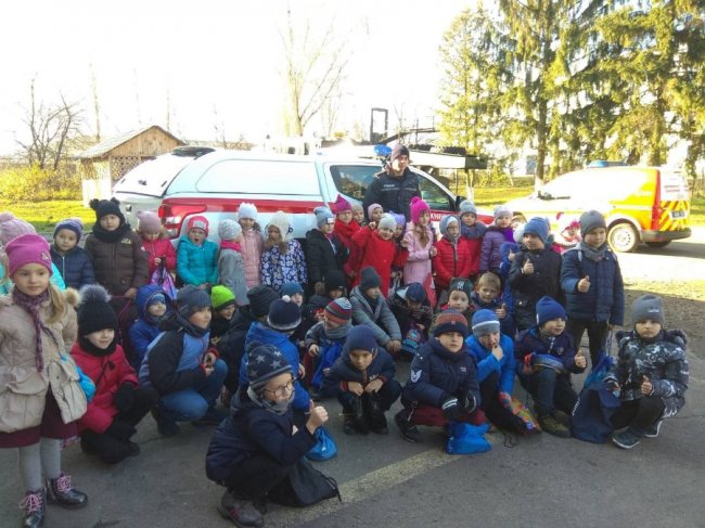 Луцькі першокласники на один урок стали рятувальниками