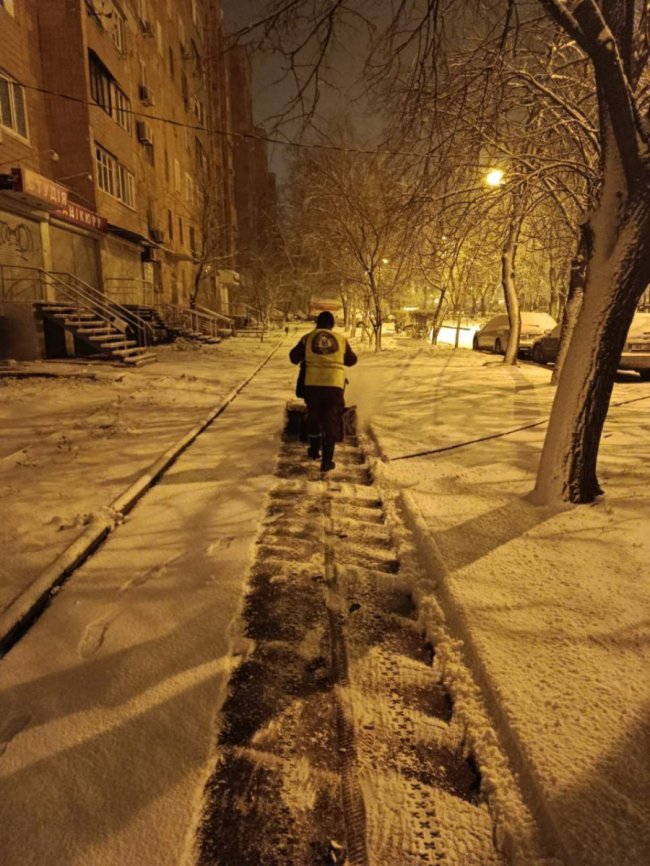 Засніжило знову в українських містах: де саме