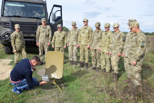Луцький прикордонний загін придбав техніку, яка долає водні перешкоди та пересувається по бездоріжжю. ФОТО