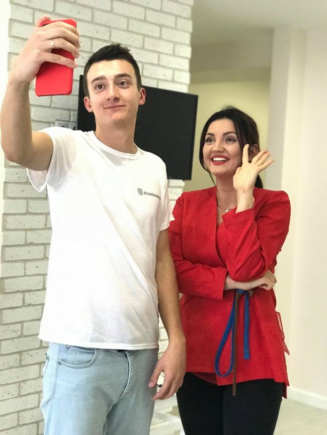 Що робили на кухні волинський ведучий з кумою Дзідзя. ВІДЕО